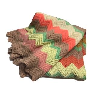 Vintage Chevron Zig Zag Crochet Afghan Throw Blanket Retro Pastel 75x40 Couch
